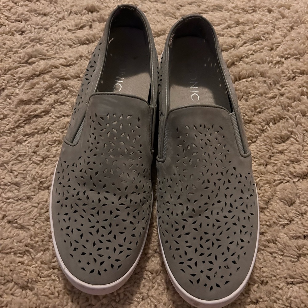 VIONIC Midi Perf Womens Sz 8.5 Black Perforated Slip On Shoes